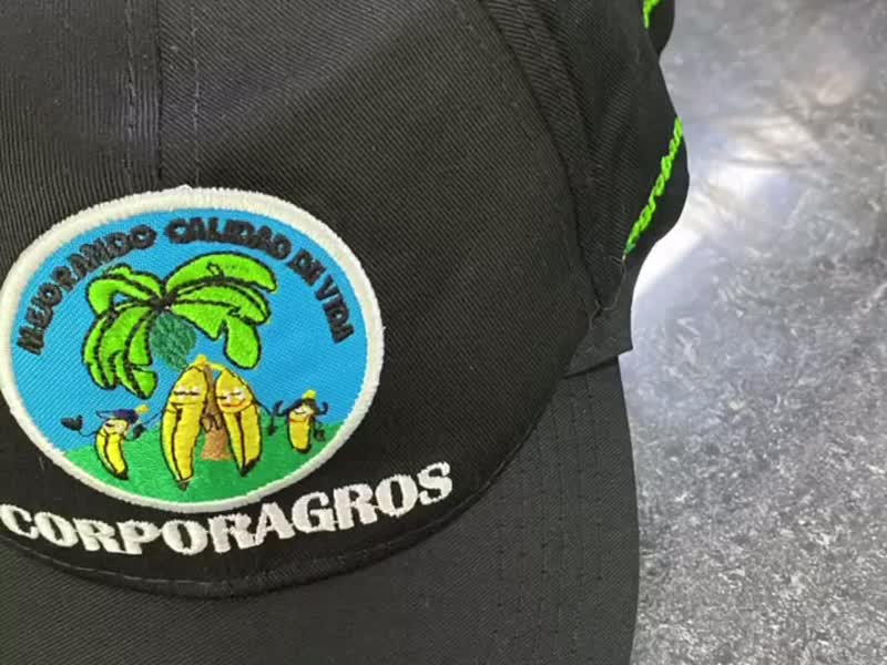 Gorra bordada souvenir empresarial